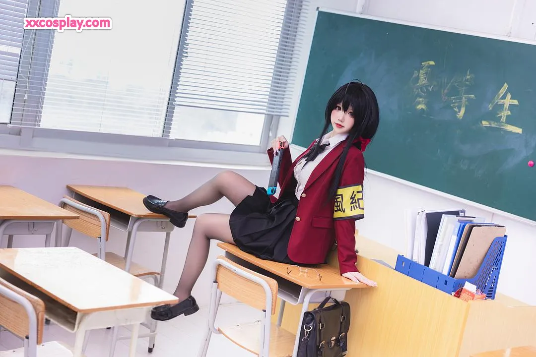 Xueqing Astra as Taihou - Azur Lane Disciplinary Committee